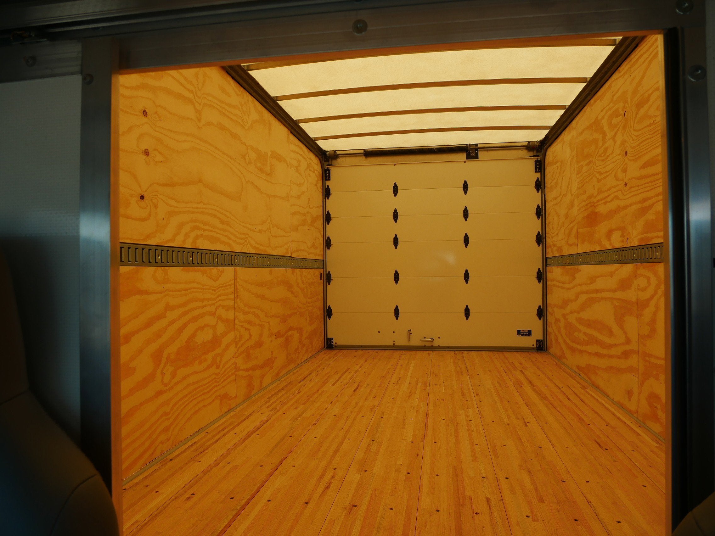 2025 Ford E-Series Cutaway Base