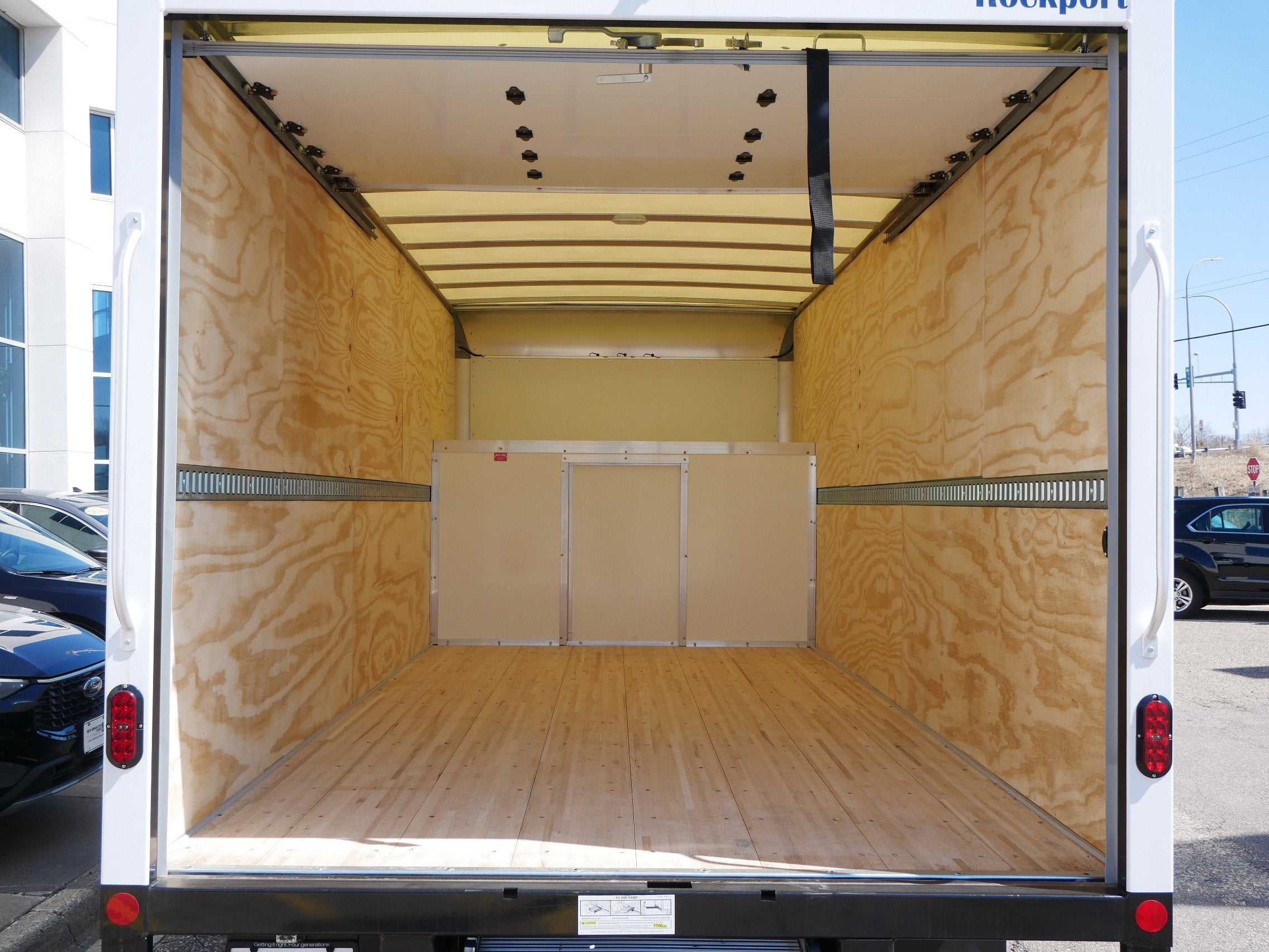 2025 Ford E-Series Cutaway Base