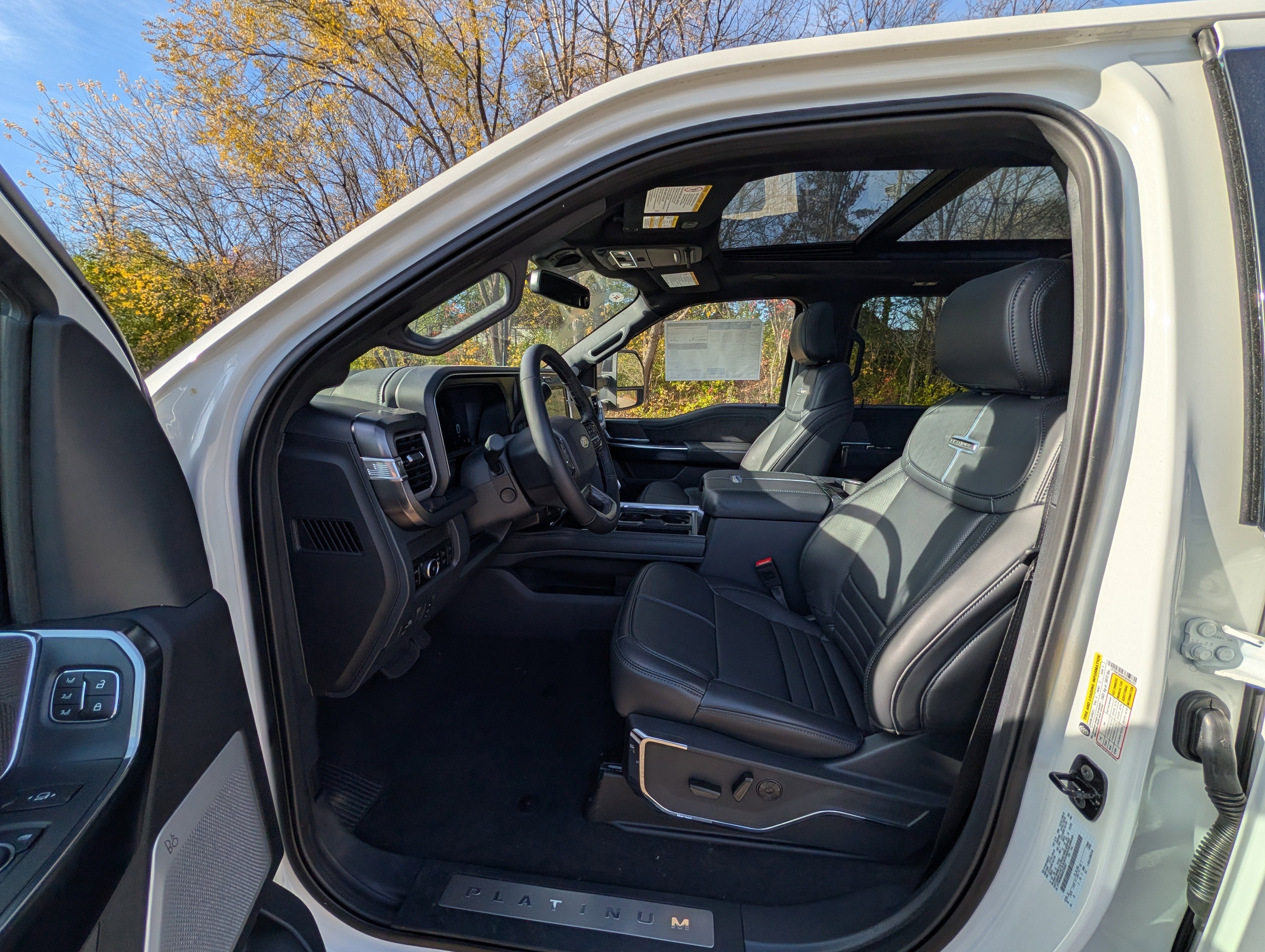 2025 Ford Super Duty F-350 SRW Platinum