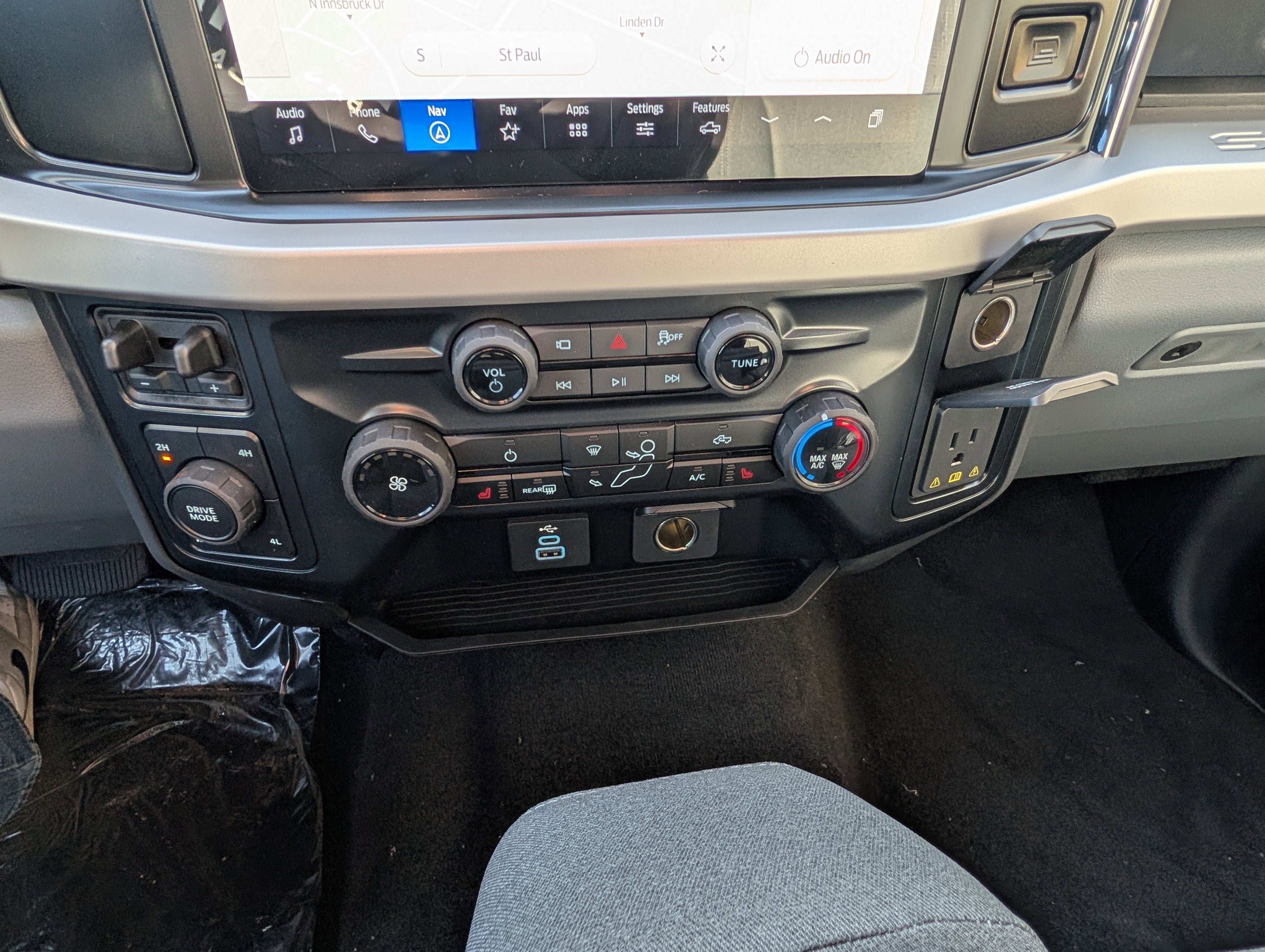 2026 Ford Super Duty F-350 SRW XLT