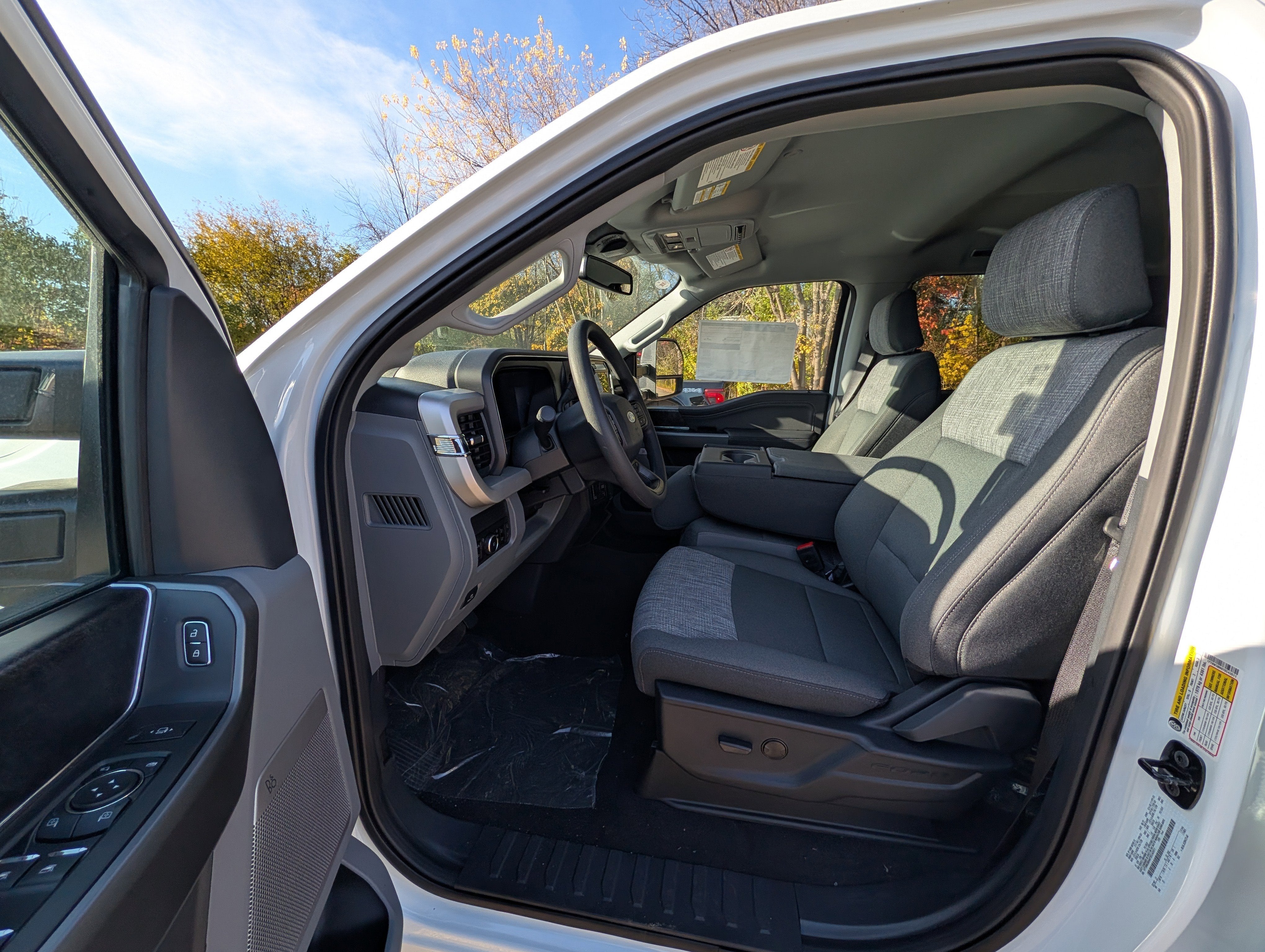 2026 Ford Super Duty F-350 SRW XLT