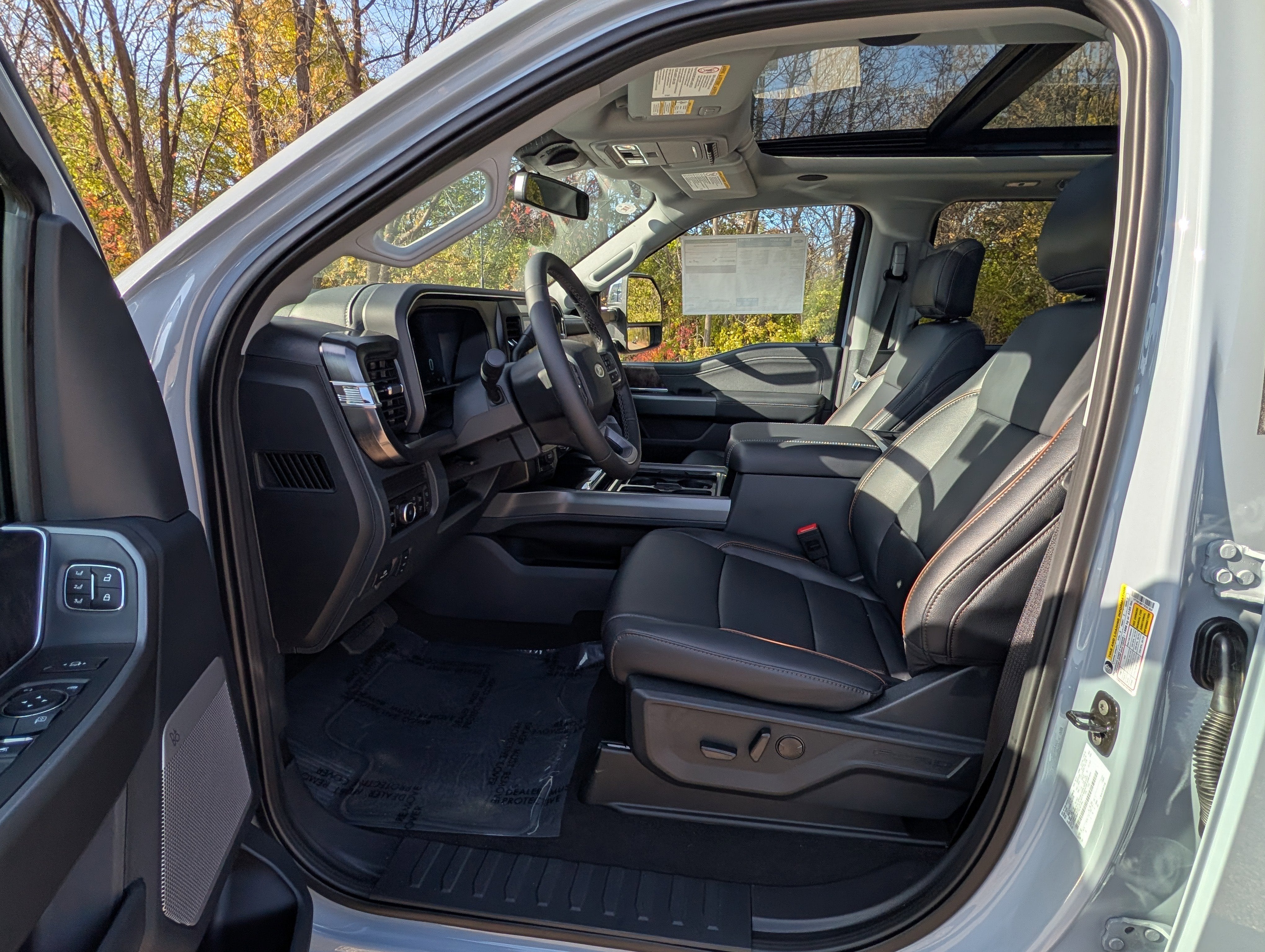 2026 Ford Super Duty F-350 SRW LARIAT