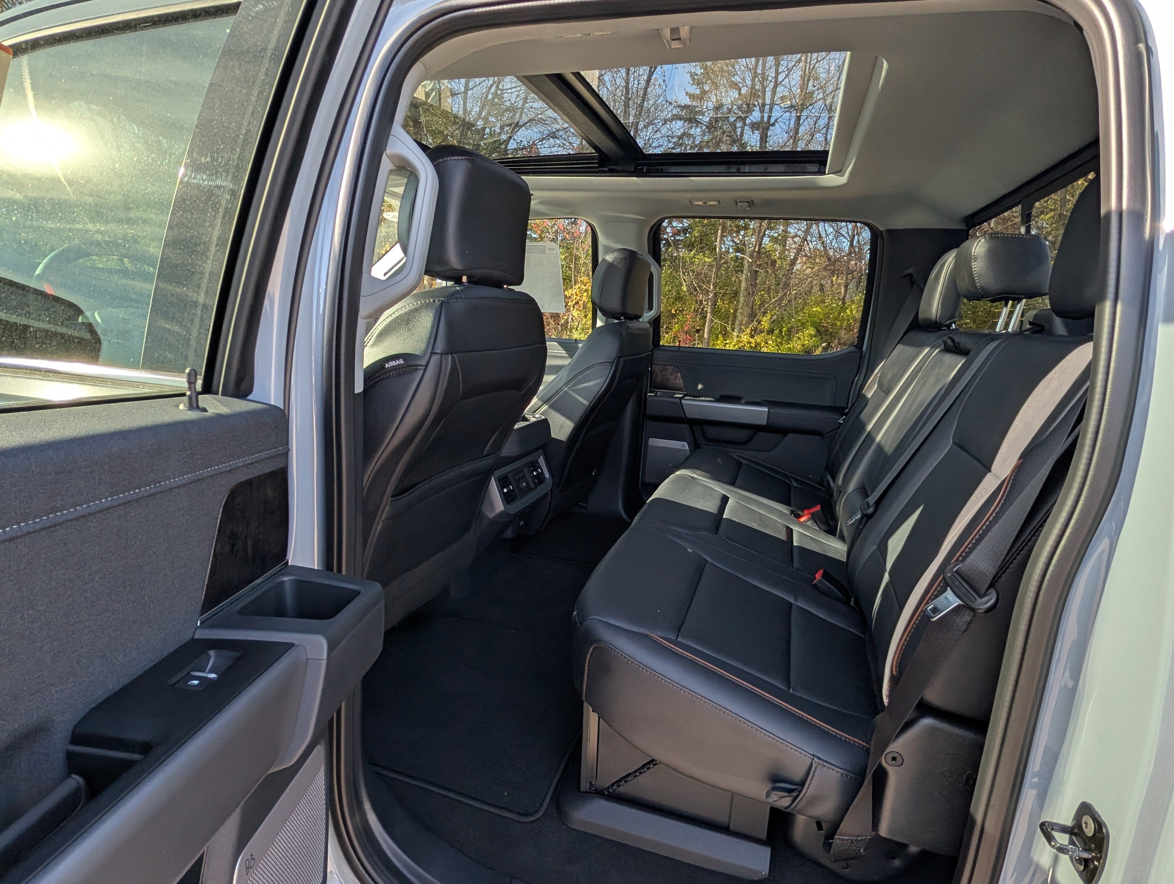 2026 Ford Super Duty F-350 SRW LARIAT