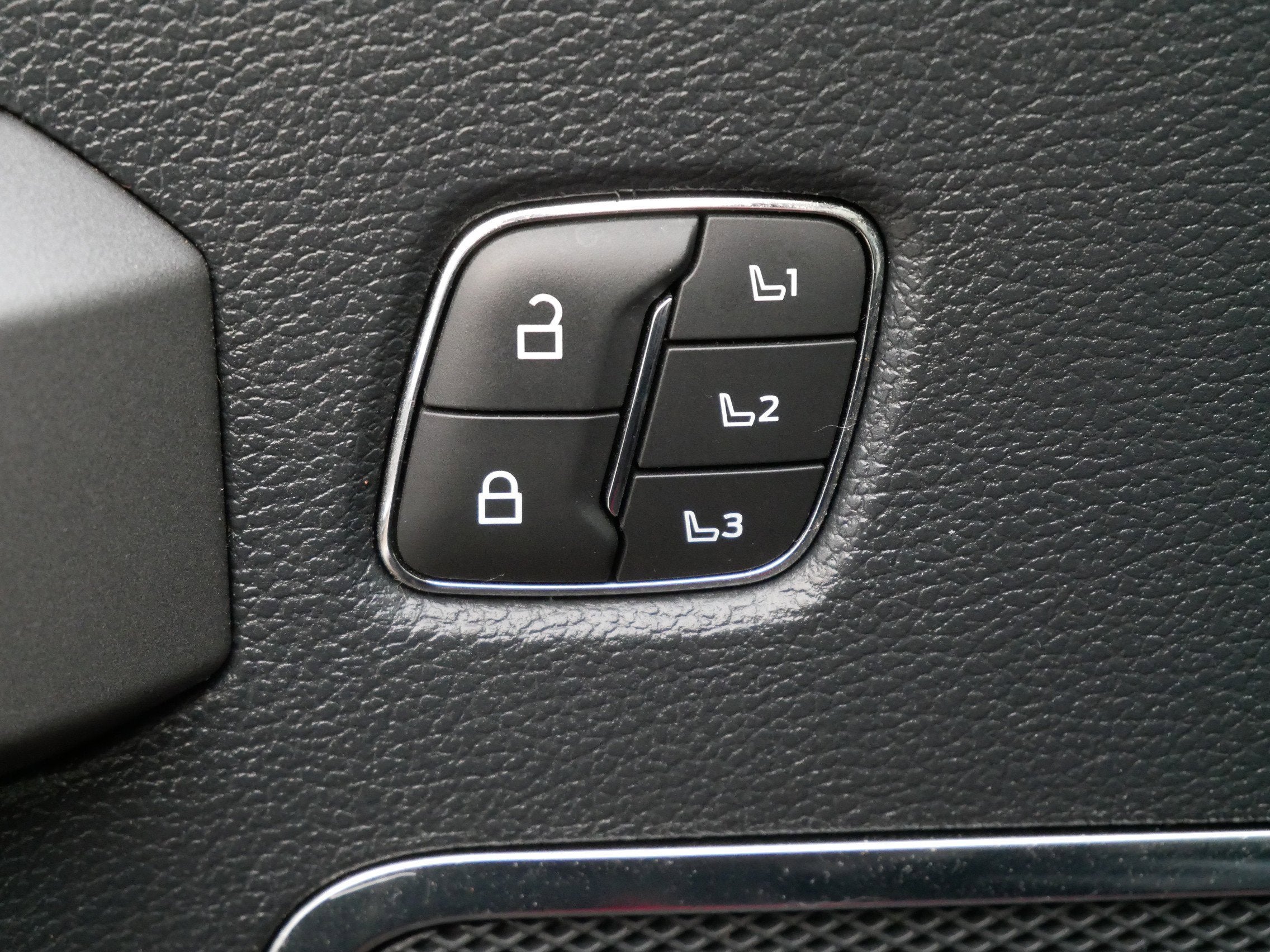 2022 Ford Super Duty F-350 SRW Platinum