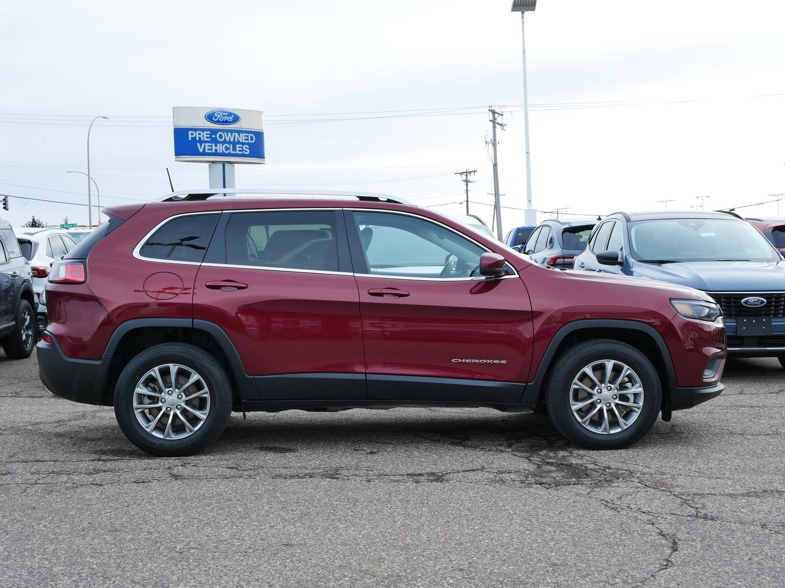 Used 2021 Jeep Cherokee Latitude Lux with VIN 1C4PJMMX3MD165517 for sale in Inver Grove, Minnesota