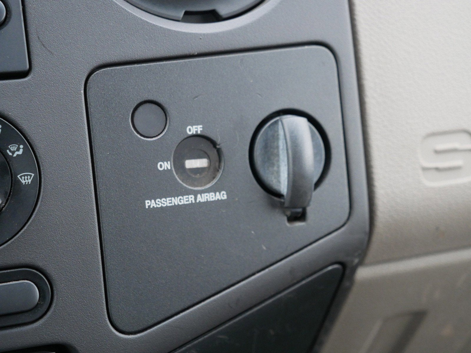 2008 Ford Super Duty F-350 DRW XL