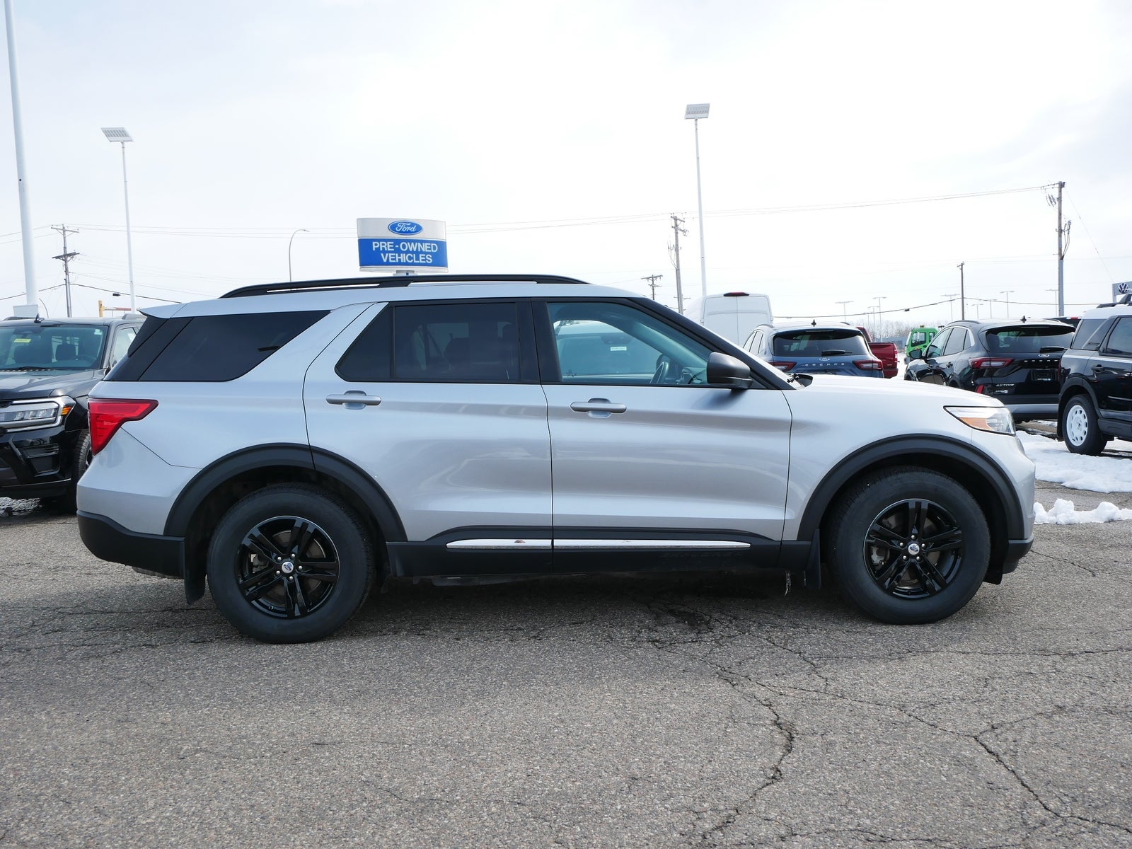 Certified 2022 Ford Explorer XLT with VIN 1FMSK8DH1NGB27089 for sale in Inver Grove, Minnesota